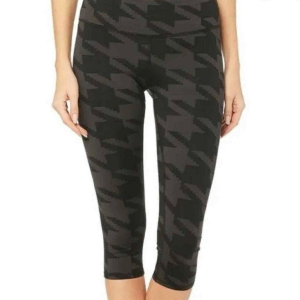 Alo Yoga Black and Gray Airbrush Houndstooth Activewear Crop Leggings M